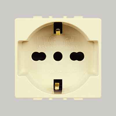 PRESA ITALIANA/TEDESCA 'TONDO'' 10/16A 250V 2P+T. Prezzo per Pezzo.