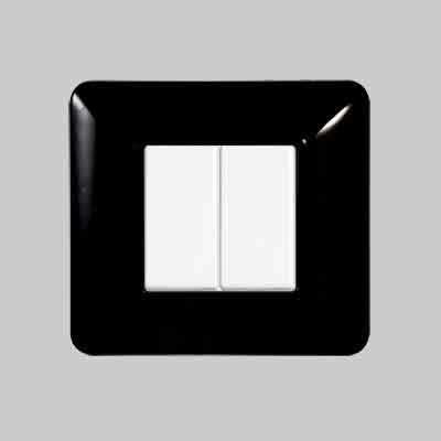 PLACCA COPRINTERRUTTORI NERA 'SOLAR' 4 Moduli. Prezzo per Pezzo.