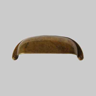 MANIGLIA PER MOBILI '5031' Interasse 64 mm - Patinato antico. Prezzo per Pezzo.