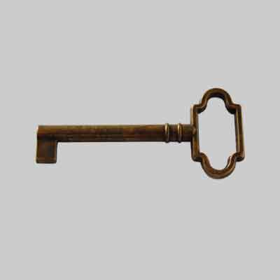 CHIAVE PER MOBILI '7010' mm 31x67 - Patinato antico. Prezzo per Pezzo.