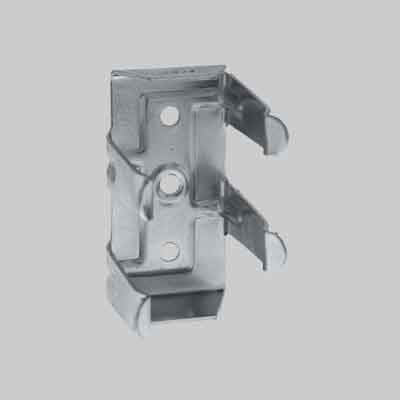 GANCIO FISSAGGIO ZOCCOLO mm 55. Prezzo per Pezzo.