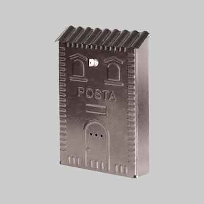 CASSETTA POSTALE 'RUSTICA' CASETTA CON TEGOLE mm 270x100x400h - col.nera. Prezzo per Pezzo.