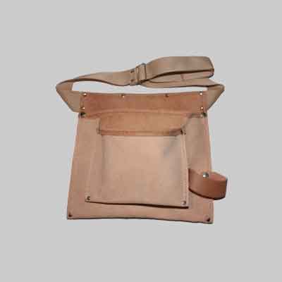 BORSA CARPENTIERE Con due tasche, portamartello e cintura in nylon. Prezzo per Pezzo.