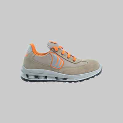 SCARPA ANTINFORTUNISTICA 'DESERT' S1P n° 44. Prezzo per paio.