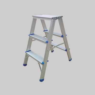 SGABELLO 'PRATICO' 3 gradini. Prezzo per Pezzo.