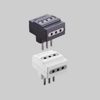 ADATTATORE TRIPLO 10A 2P+T - prese 10A 2P+T, Col. Nero. Prezzo per Pezzo.