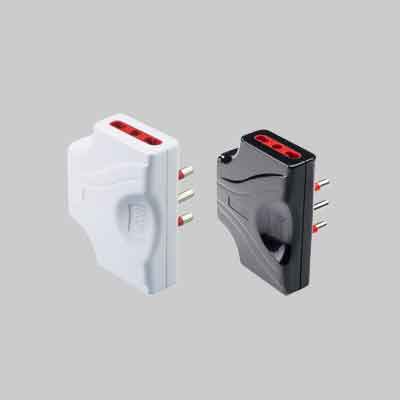 ADATTATORE TRIPLO EXTRAPIATTA 16A ROSI 2P+T - prese 10/16A 2P+T, Col. Nero. Prezzo per Pezzo.
