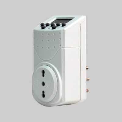 PROGRAMMATORE GIORNALIERO DIGITALE spina 16A 2P+T - presa 10/16A 2P+T. Prezzo per Pezzo.