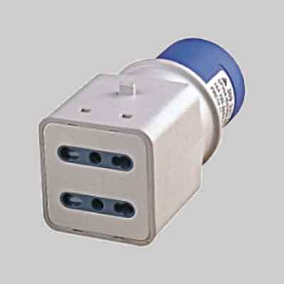 ADATTATORE INDUSTRIALE OR spina 2P+T 16A 220V CEE - prese 2P+T 10/16A 250V. Prezzo per Pezzo.