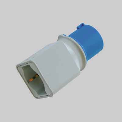 ADATTATORE INDUSTRIALE F. spina 2P+T 16A 220V CEE - presa schuko 10/16A. Prezzo per Pezzo.