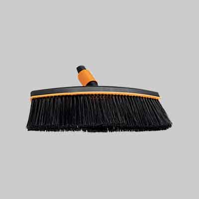 SCOPA 'QUIKFIT' FISKARS cm 38. Prezzo per Pezzo.