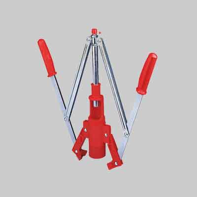 TAPPATRICE A DUE LEVE PER TAPPI IN PLASTICA Ø max 26 mm. Prezzo per Pezzo.