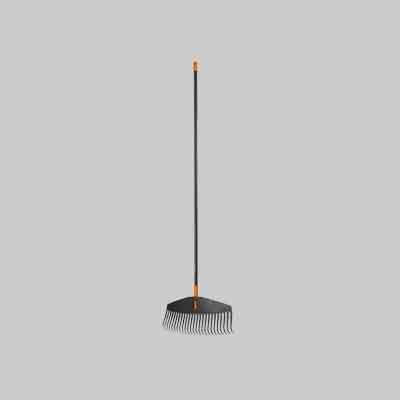 SCOPA PER FOGLIE 'SOLID' FISKARS Tg. L - cm 175x 52. Prezzo per Pezzo.