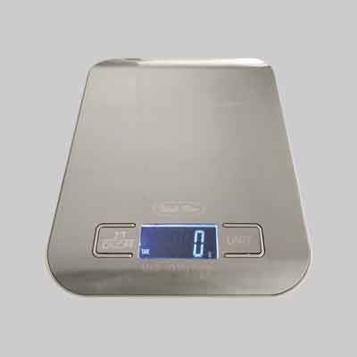 BILANCIA DIGITALE PIANA IN ACCIAIO INOX 'IDEAL STAR' Capacità 5 Kg. Prezzo per Pezzo.